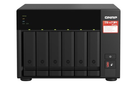 Zestaw Qnap TS-673A-SW5T (TS-673A-8G + switch QSW-1105-5T 5x2.5GbE), Tower, 6 x 2.5"/3.5" SATA, AMD Ryzen V1500B 4C/8T, 8GB DDR4 QNAP